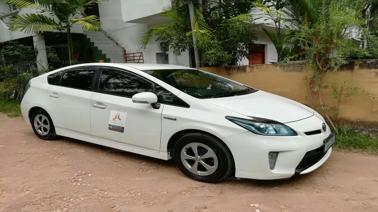 Transfer between Colombo (CMB) Airport and Grand Hotel, Nuwara Eliya