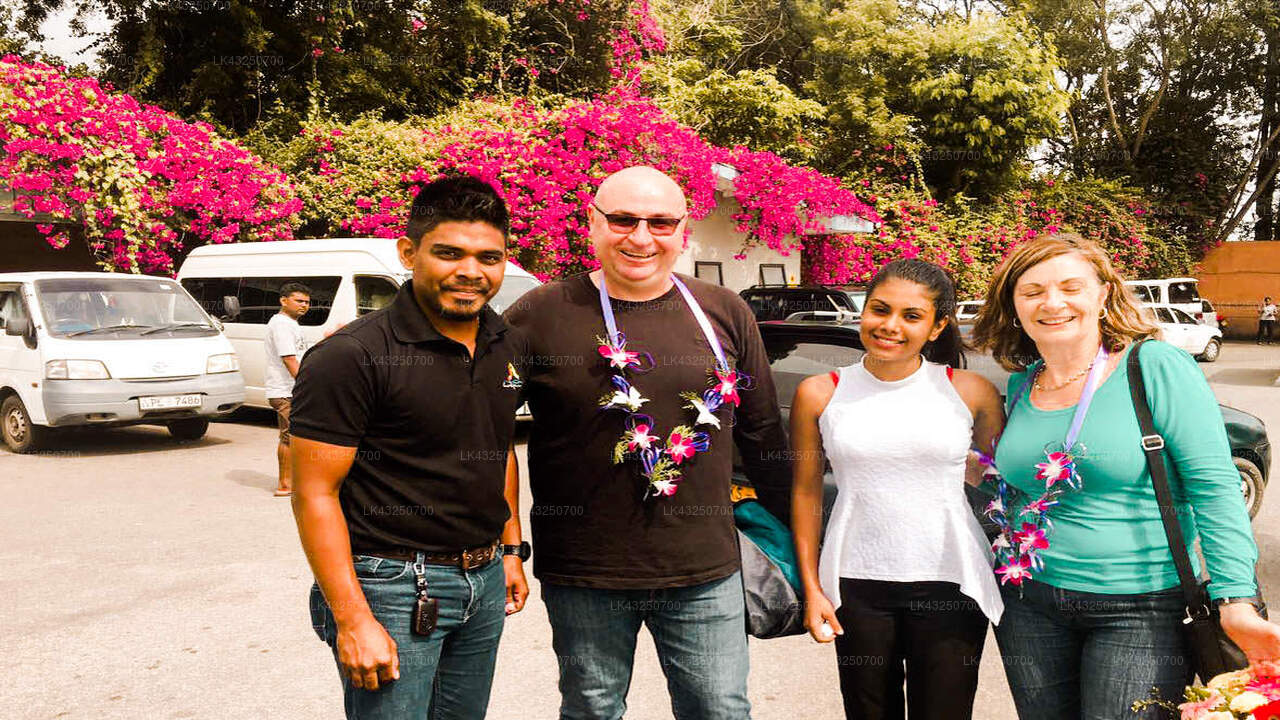 Transfer between Colombo Airport (CMB) and Thalduwa Island Villas, Ahangama