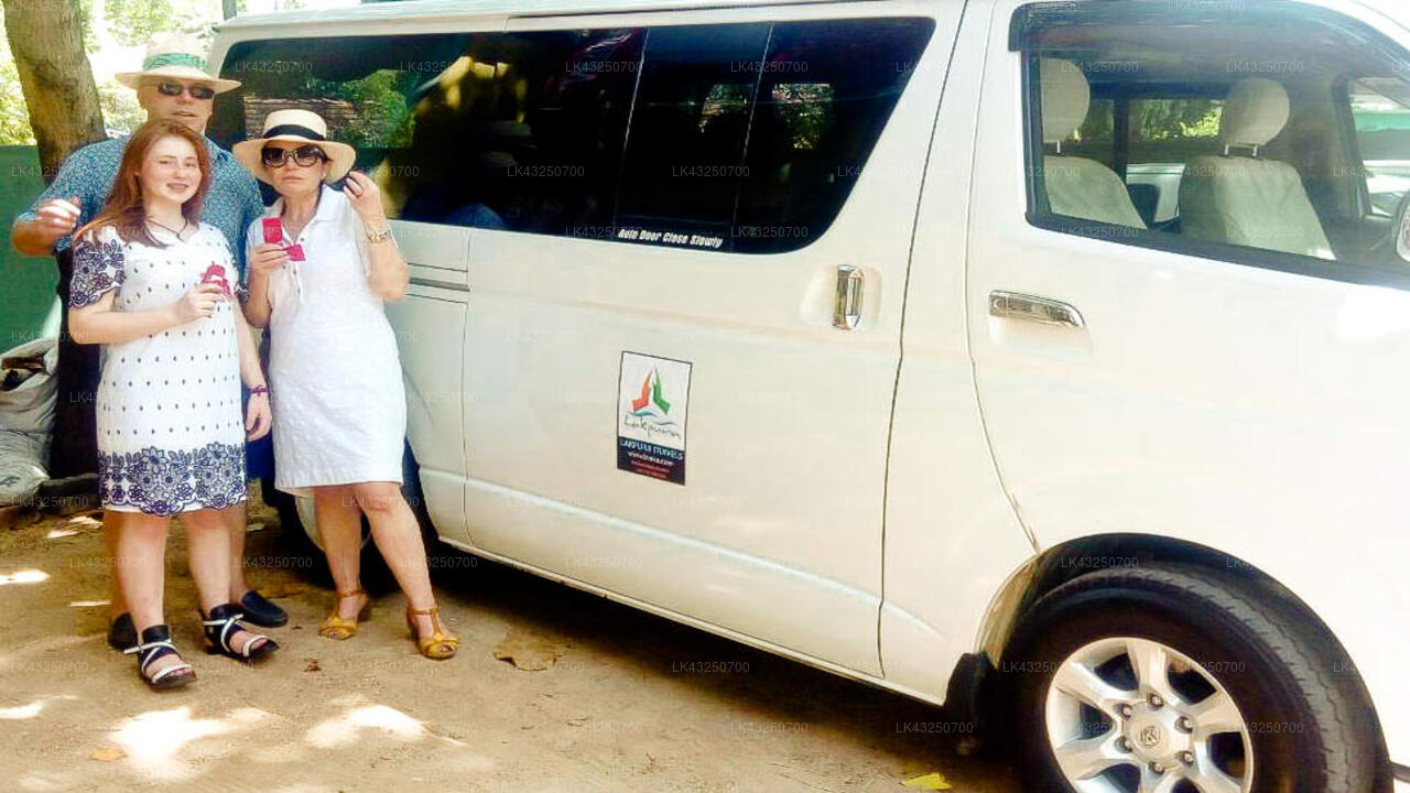 Transfer between Colombo Airport (CMB) and Thalduwa Island Villas, Ahangama