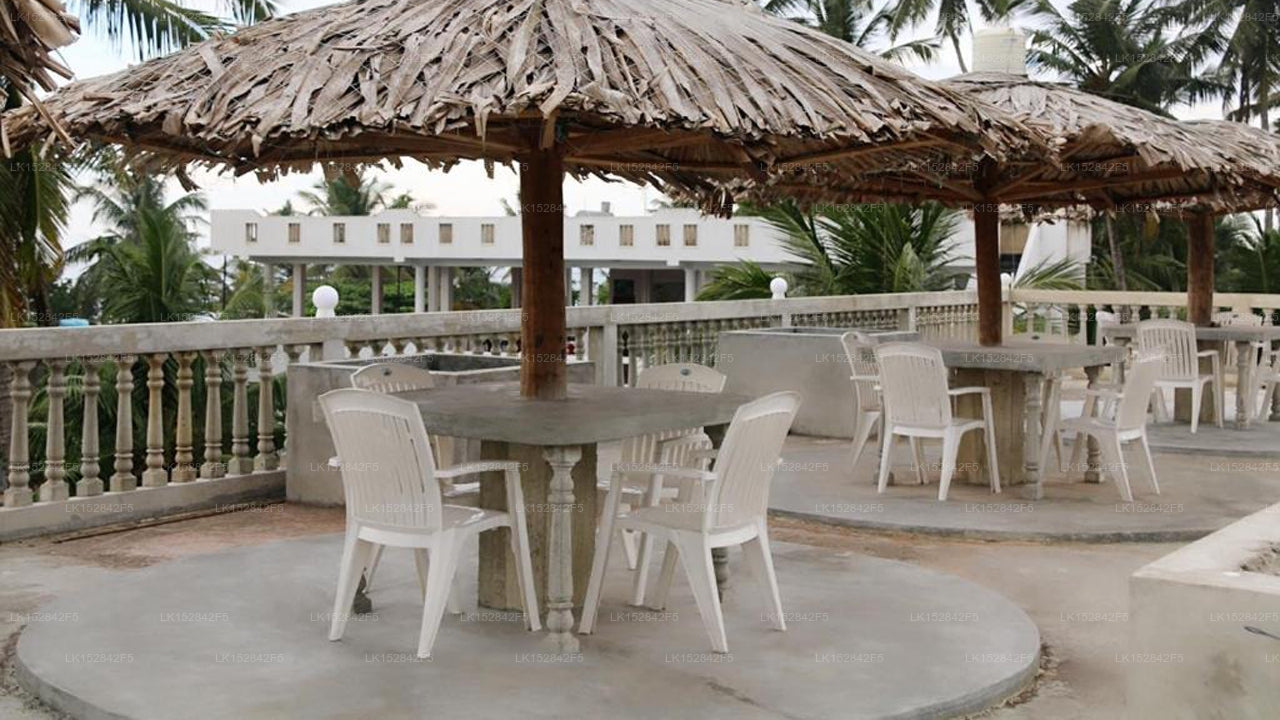 Sea Breeze Hotel, MIrissa