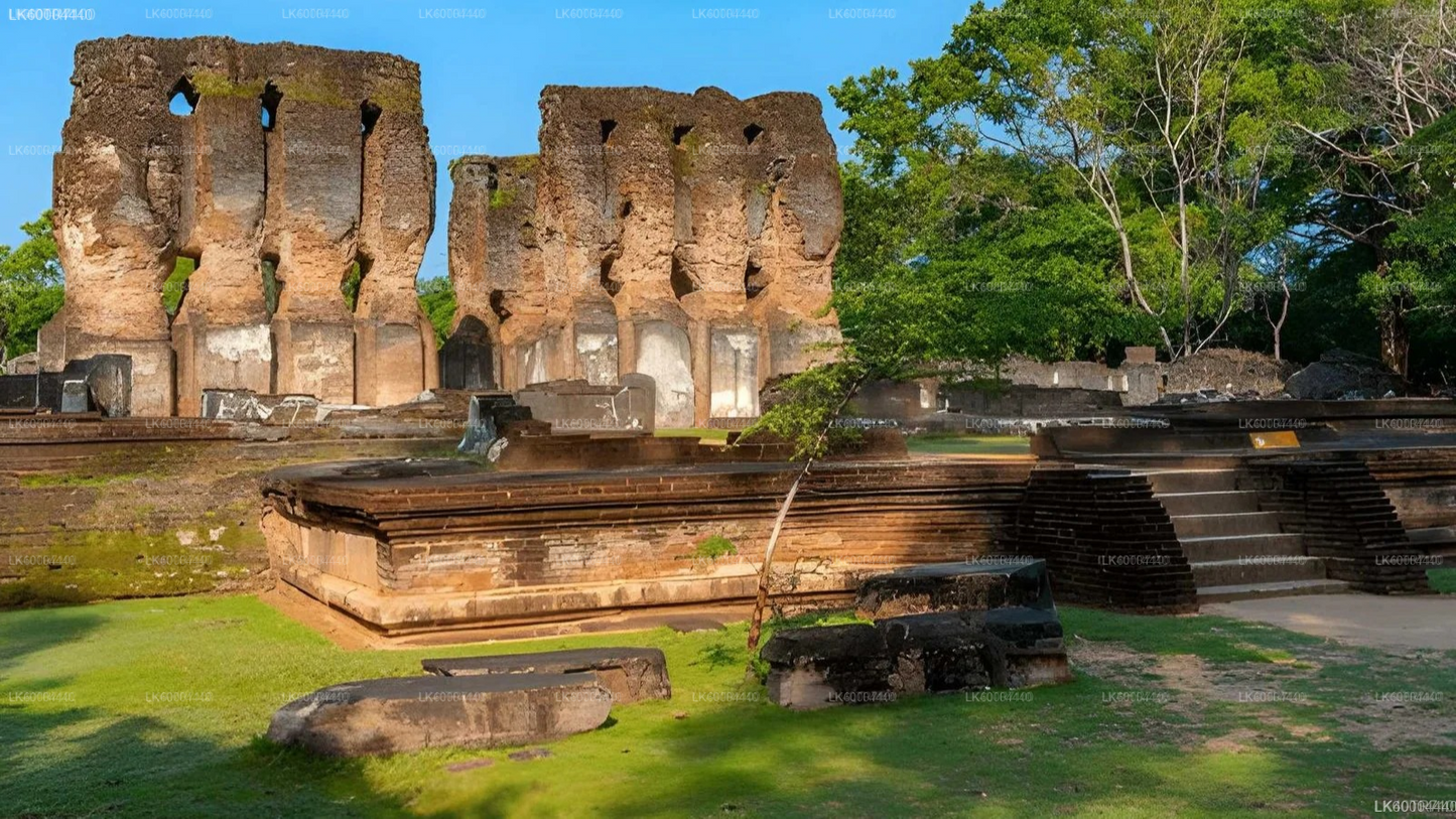 Anuradhapura and Polonnaruwa Ancient Cities Tour from Trincomalee